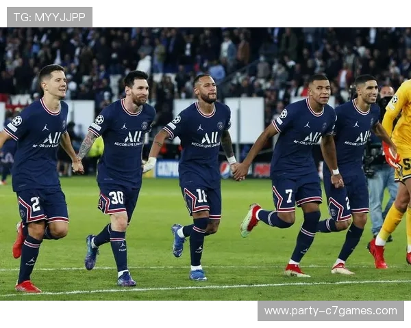 梅西领衔大名单 巴黎圣日耳曼宣布新赛季阵容调整及目标